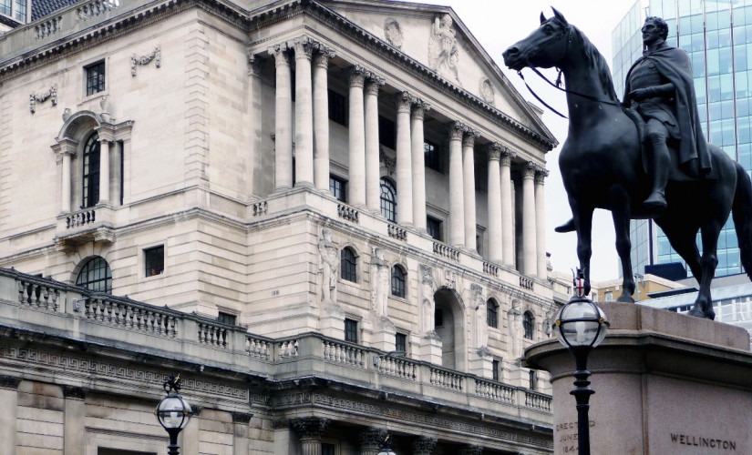 Bank of England keeps interest rate low